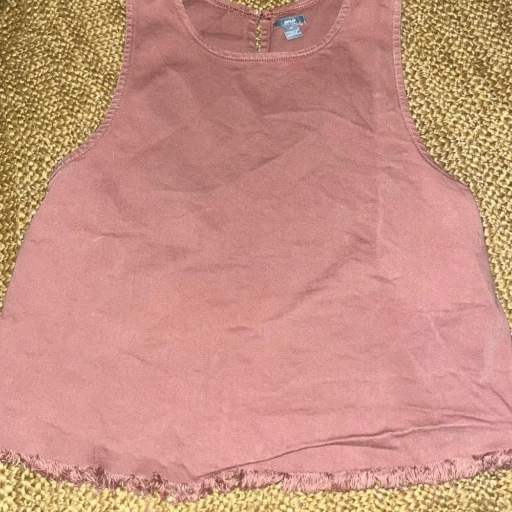 Aerie.
Size medium.
